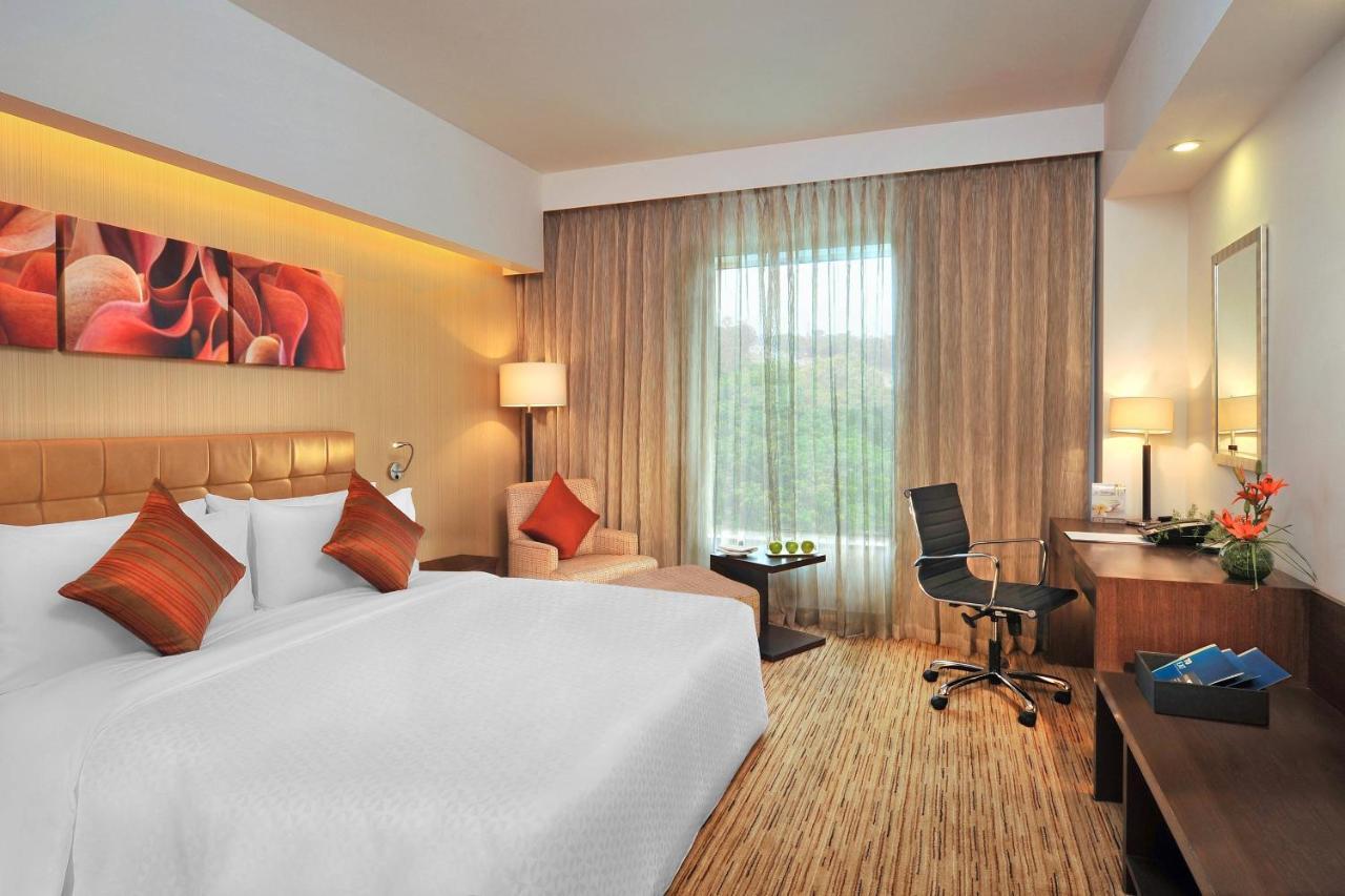Four Points By Sheraton Hotel And Serviced Apartments Púna Kültér fotó