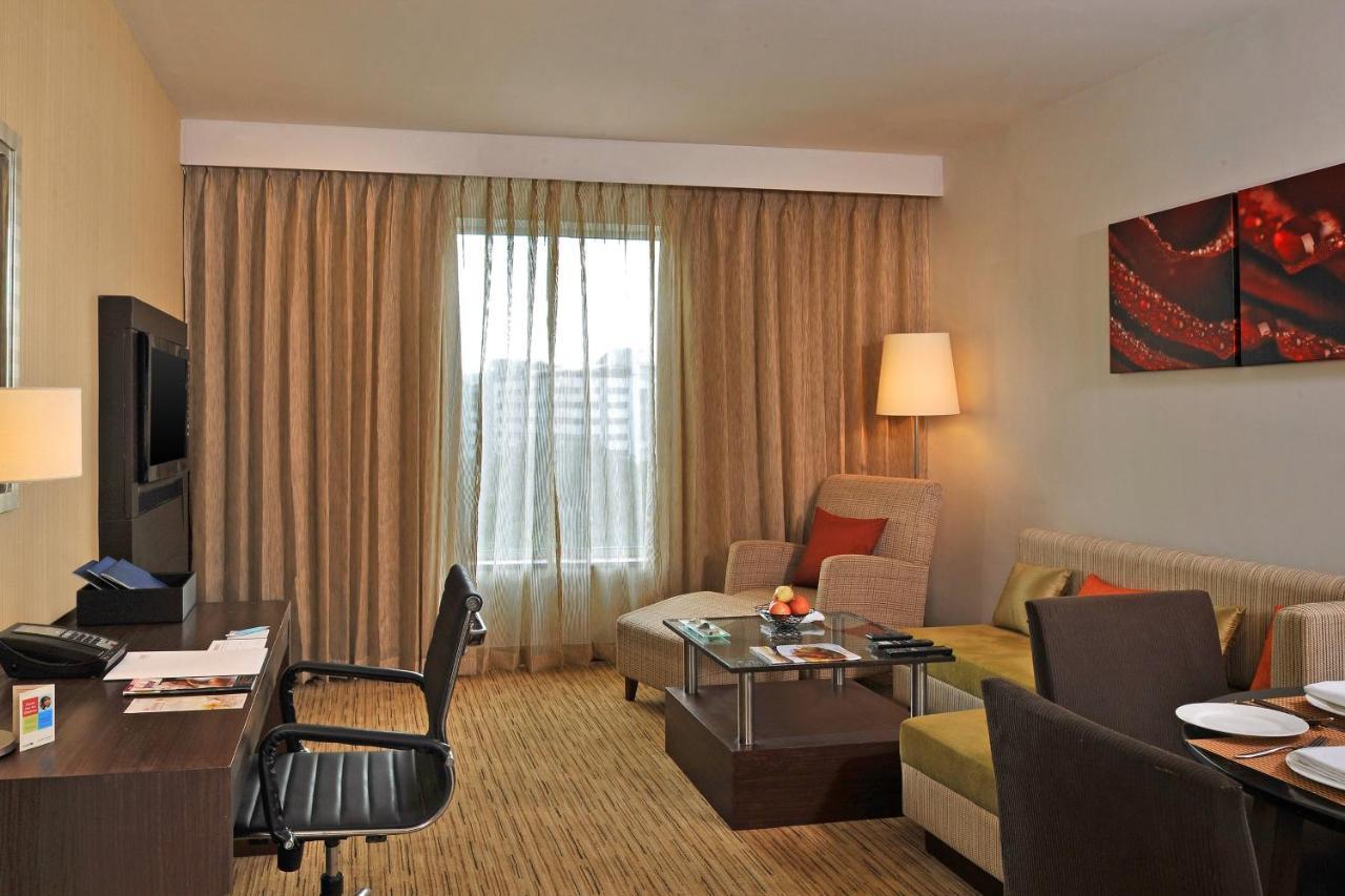 Four Points By Sheraton Hotel And Serviced Apartments Púna Kültér fotó