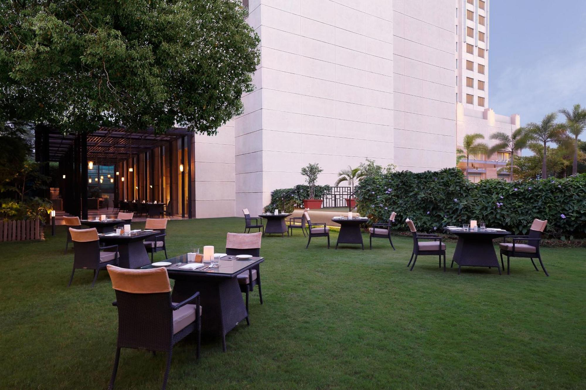 Four Points By Sheraton Hotel And Serviced Apartments Púna Kültér fotó
