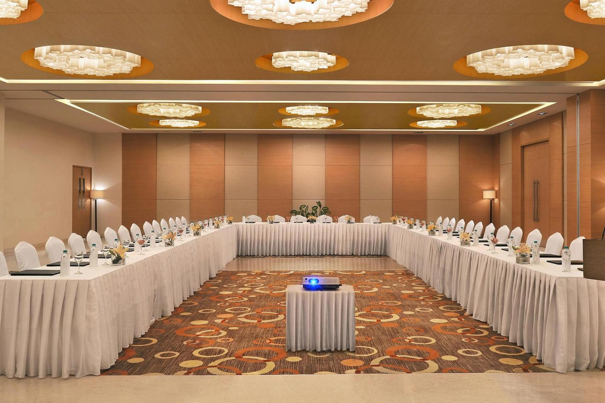Four Points By Sheraton Hotel And Serviced Apartments Púna Kültér fotó