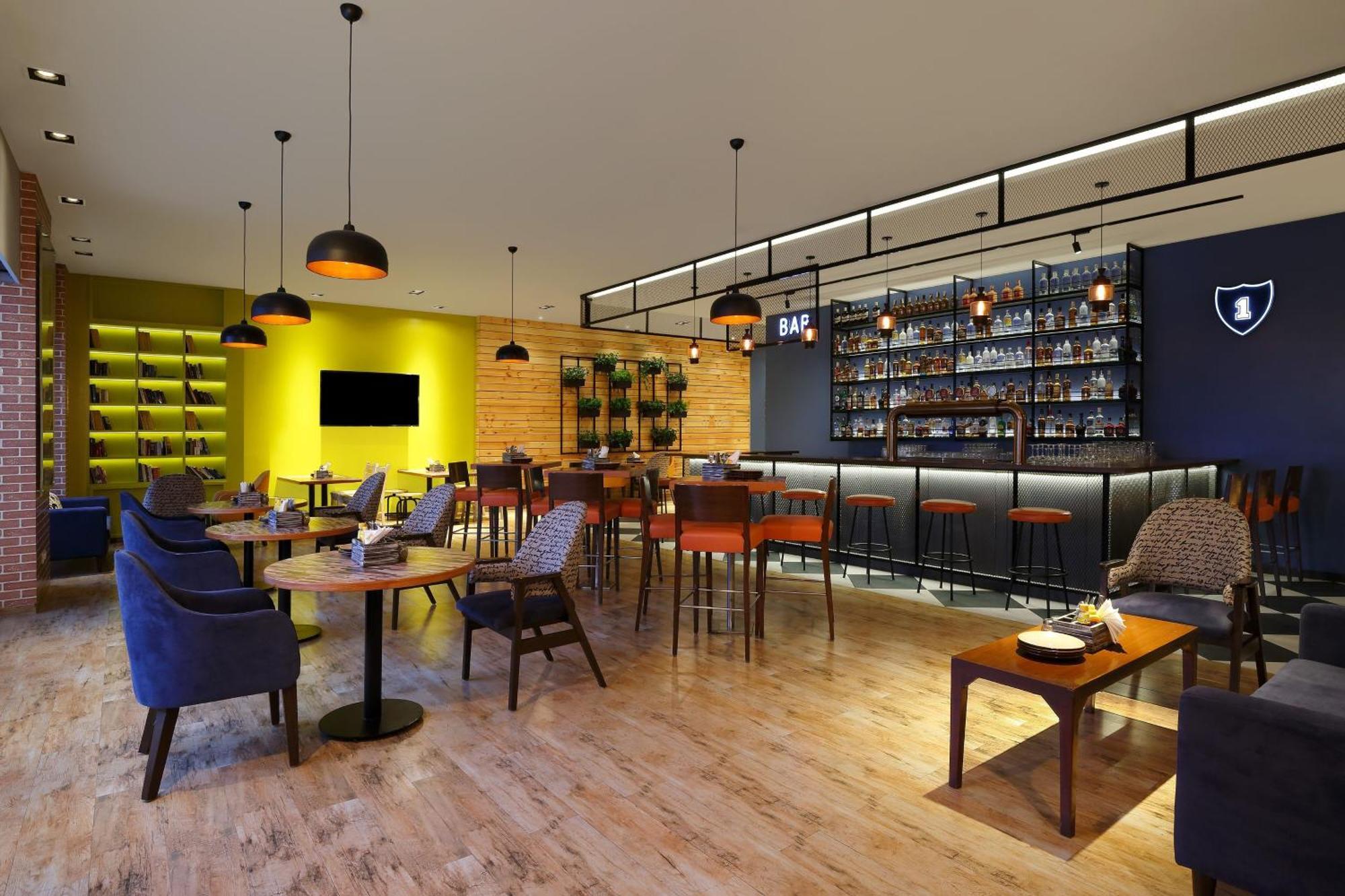 Four Points By Sheraton Hotel And Serviced Apartments Púna Kültér fotó