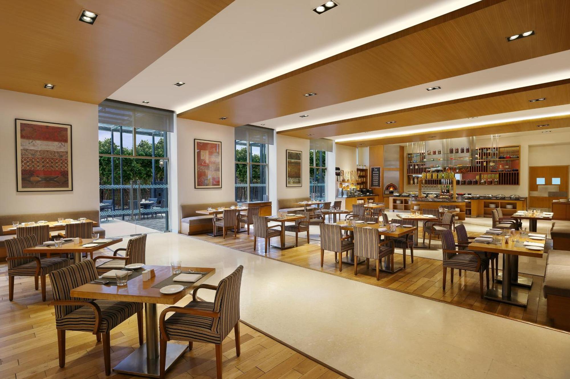 Four Points By Sheraton Hotel And Serviced Apartments Púna Kültér fotó